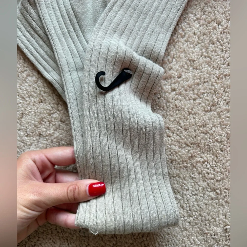 NWOT Ribbed Ruffle Socks
